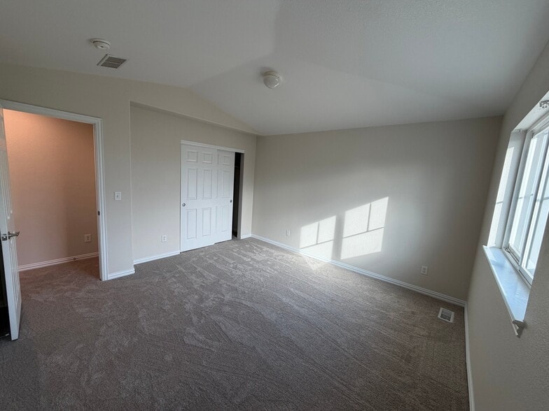 Building Photo - 2788 S Killarney Way