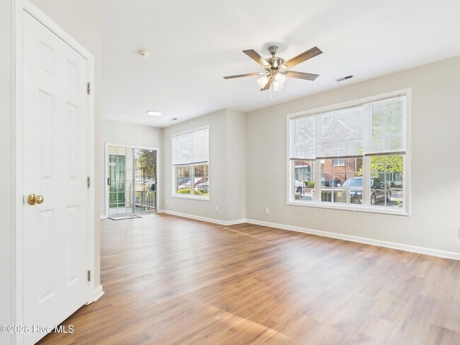 Building Photo - 2111 Kudrow Ln