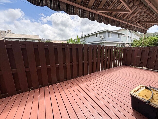 Building Photo - 2 Bedroom 1.5 Bathroom 2 Parkings at Nuuanu Streamside Spacious Ground Floor Unit Available Now!