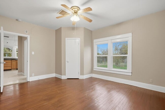 Building Photo - 1341 Hickory St