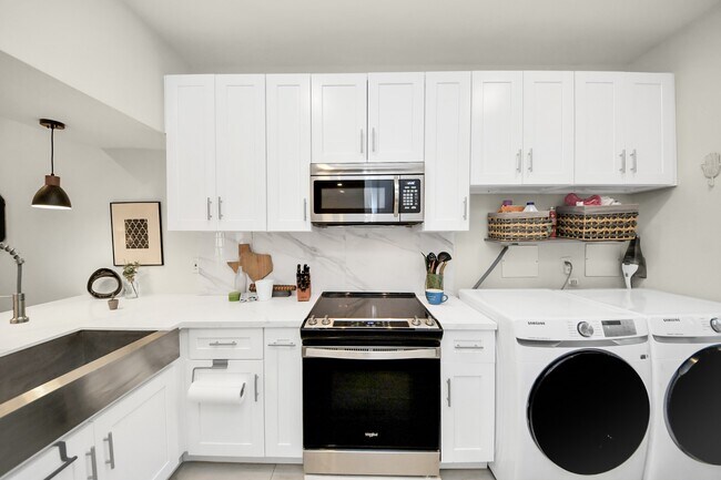 Building Photo - 2001 Bering Dr