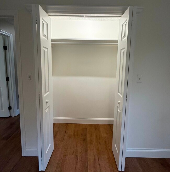 Building Photo - 16 Boulder Dr