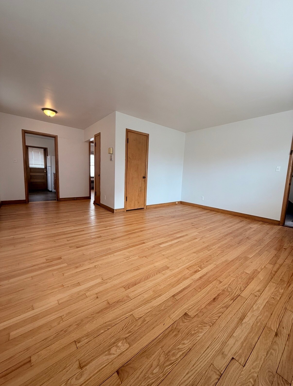 Building Photo - 4006 N Farwell Ave