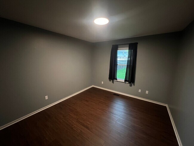 Building Photo - 8978 Gardengate Dr