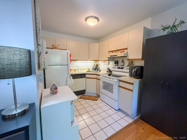 Building Photo - 55 Cross St