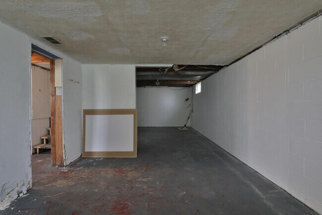 Building Photo - 2725 Allegheny Ave