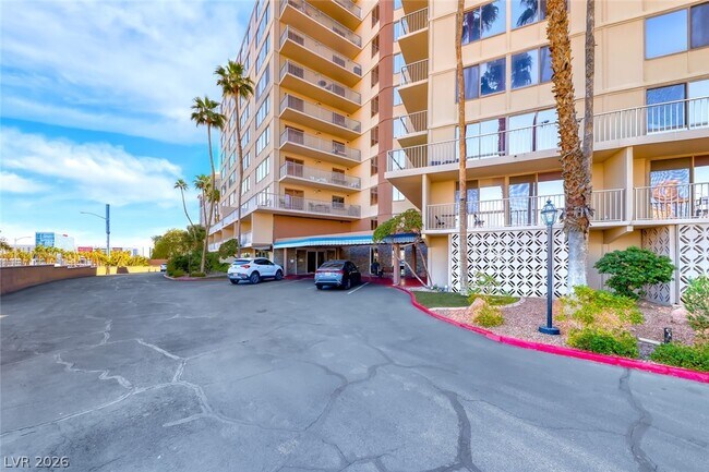 Building Photo - 205 E Harmon Ave