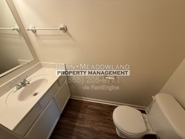 Building Photo - 5622 Boxwood Garden Way