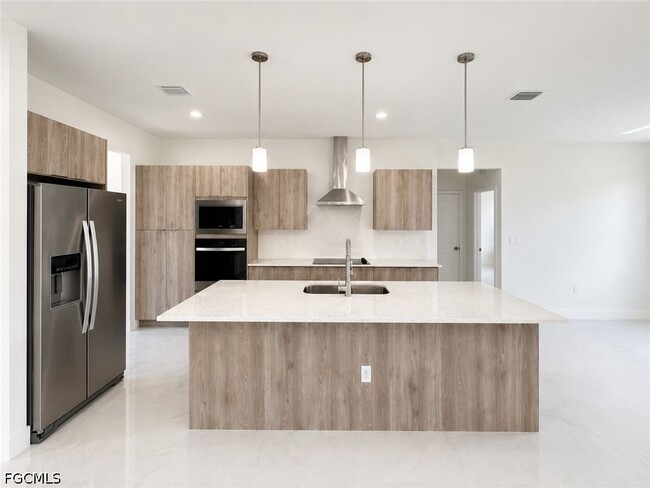 Building Photo - 8034 Life Cir