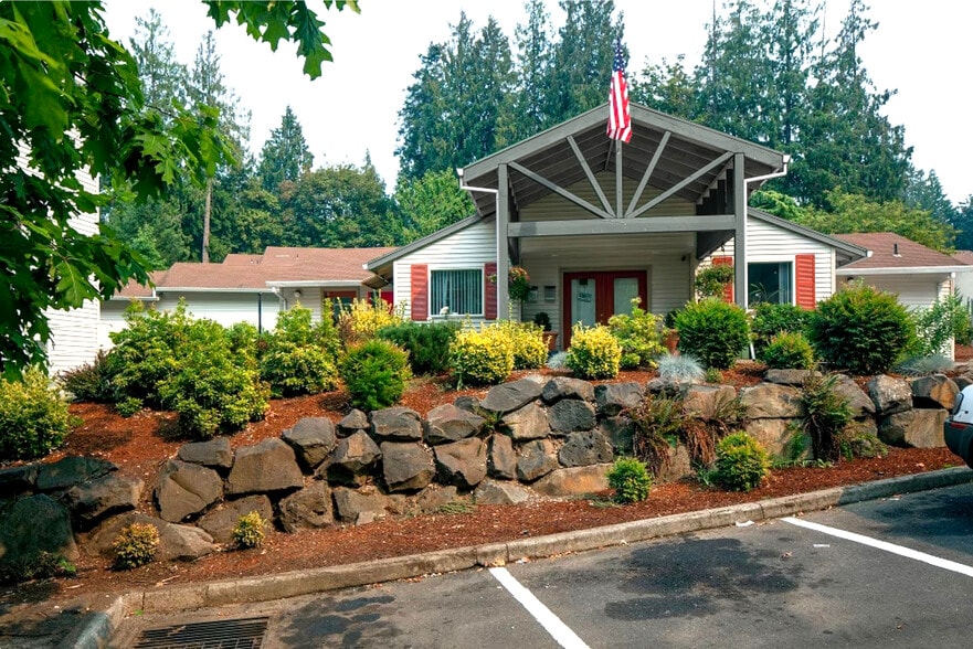 Building Photo - Welcome Home to Stone Creek Apartments at Oregon City!