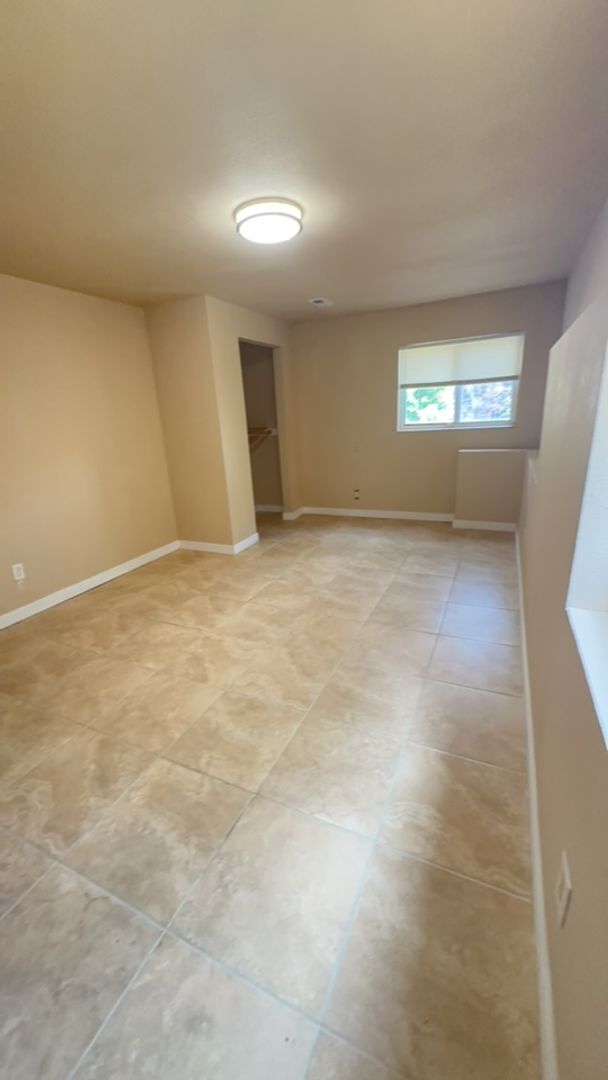 Building Photo - Spacious Antelope Meadows 5BD Home in Nort...