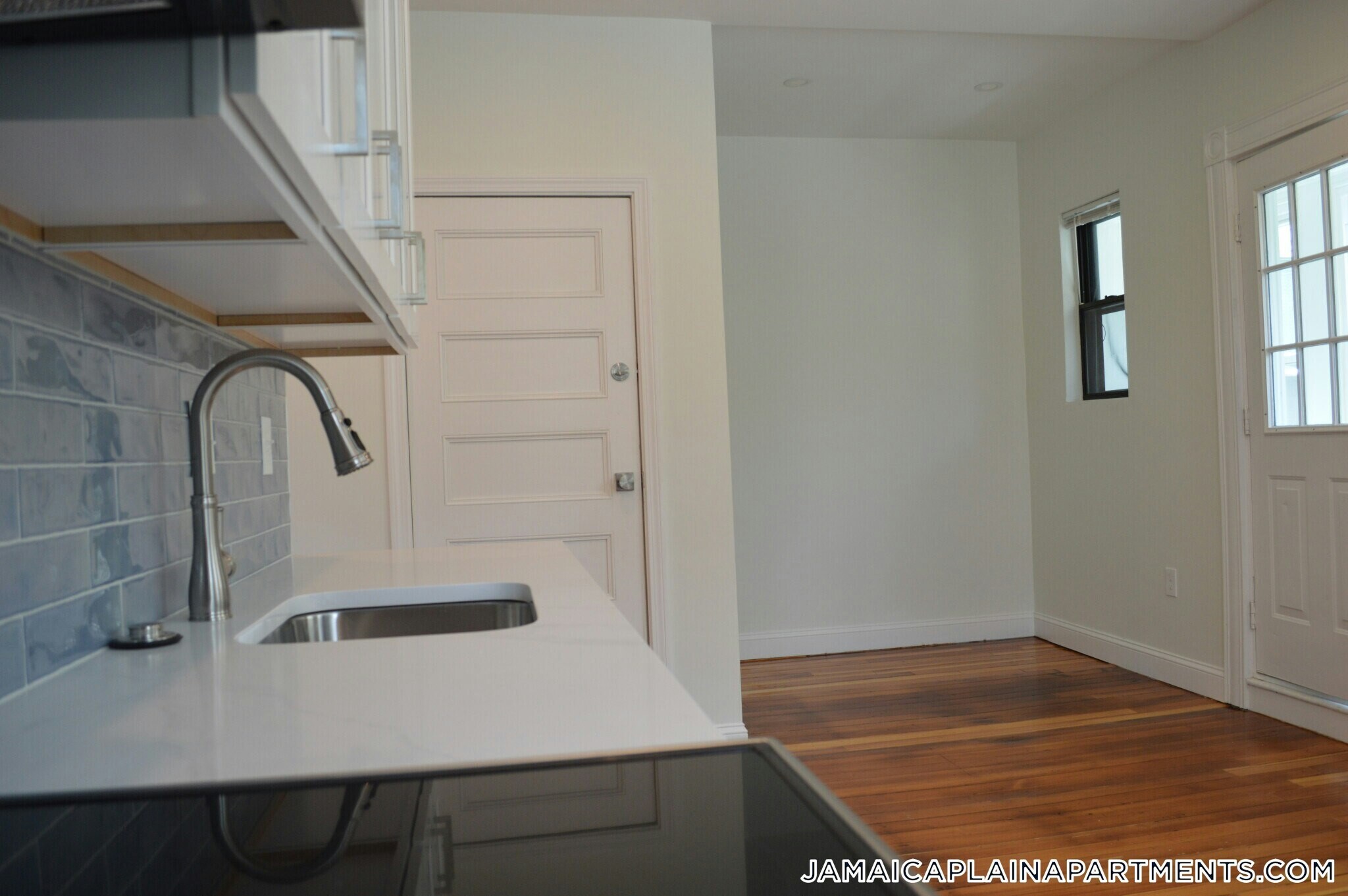 Building Photo - 370a Centre St