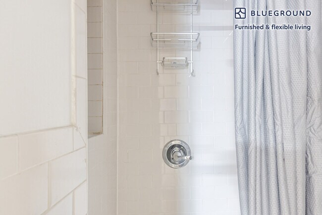 Building Photo - 316 W 14th St