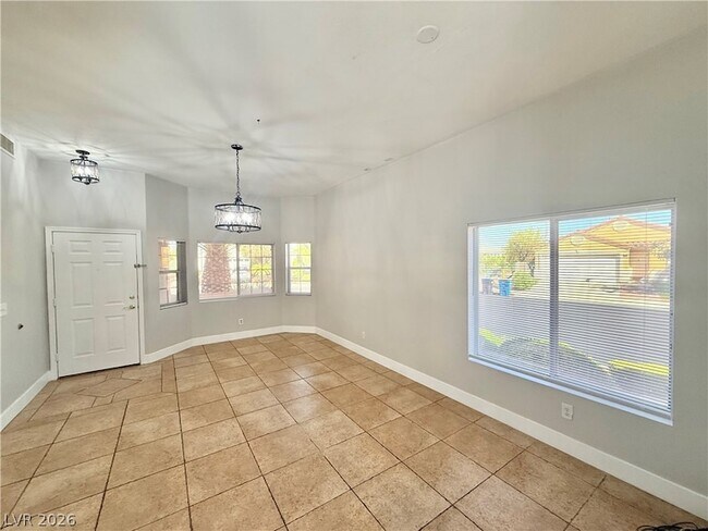Building Photo - 1212 Diamond Valley St