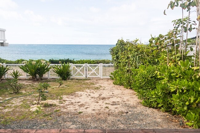 Building Photo - Oceanfront Malaekahana 3 bed / 2 bath Reno...
