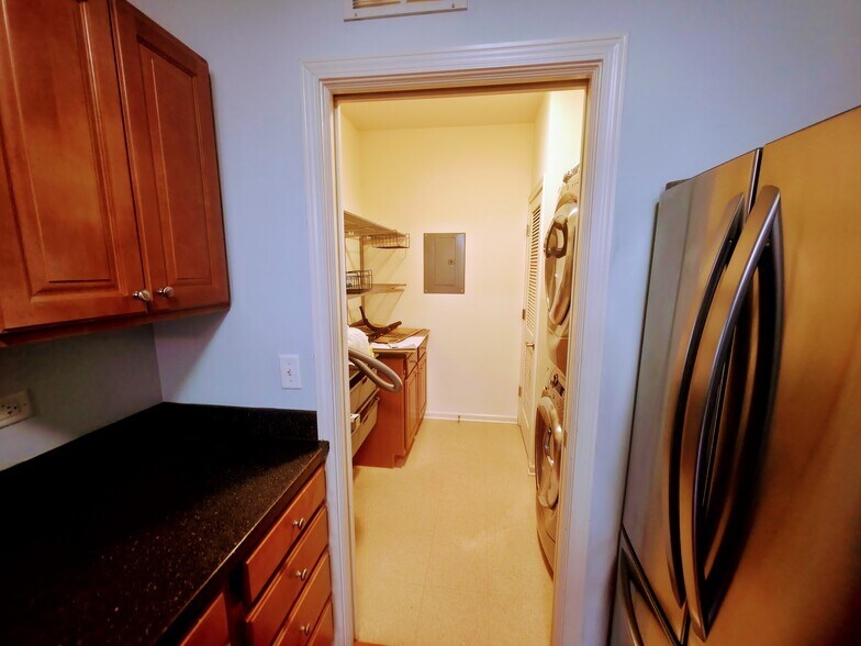 Building Photo - 104 Clubhouse Ln