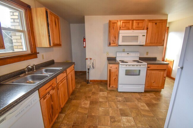 Building Photo - MT20