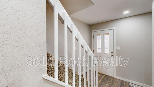 Building Photo - 2331 Lexington Village Ln