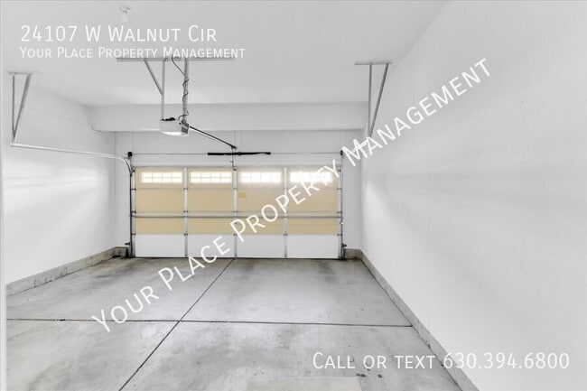 Building Photo - 24107 Walnut Cir