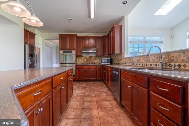 Building Photo - 576 Championship Dr