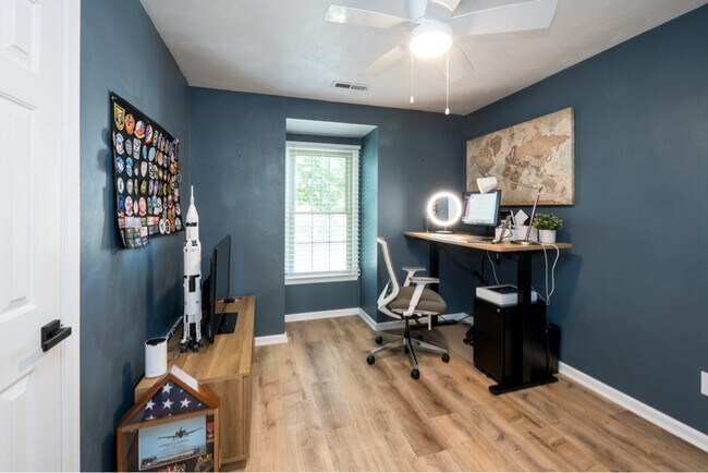 Building Photo - 1014 Colonial Meadows Way