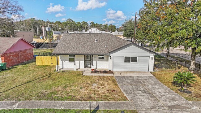 Building Photo - 10027 Valley Sun Dr