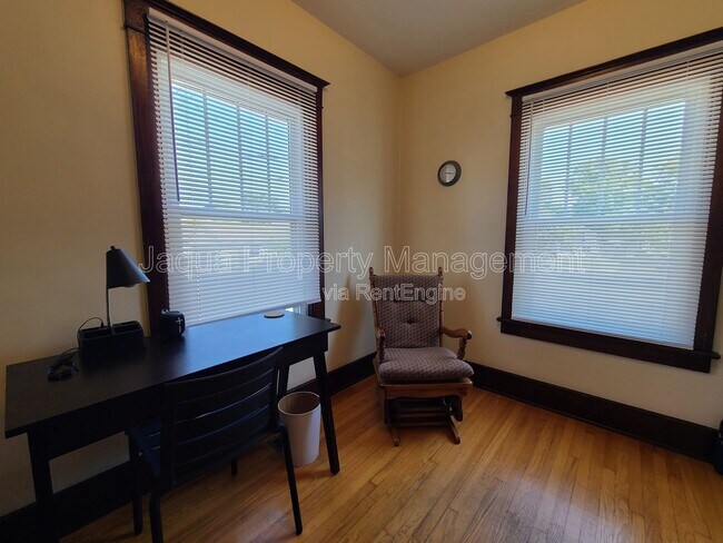 Building Photo - 811 Market St