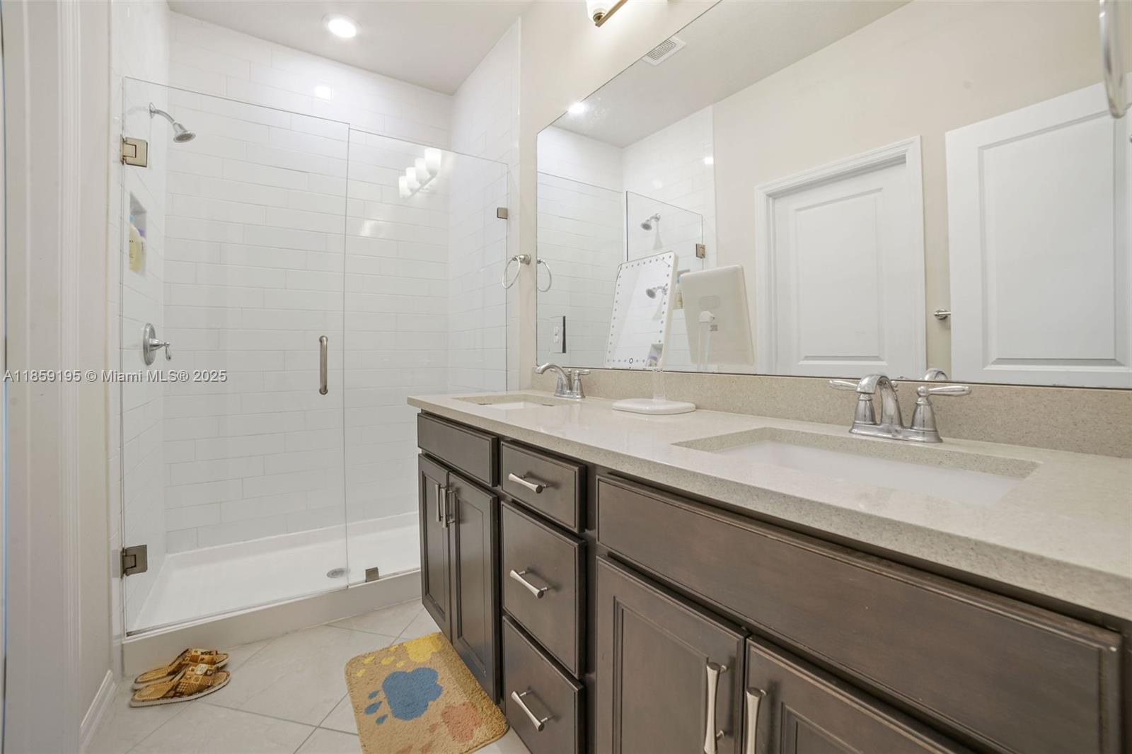 Building Photo - 4154 Greenway Dr