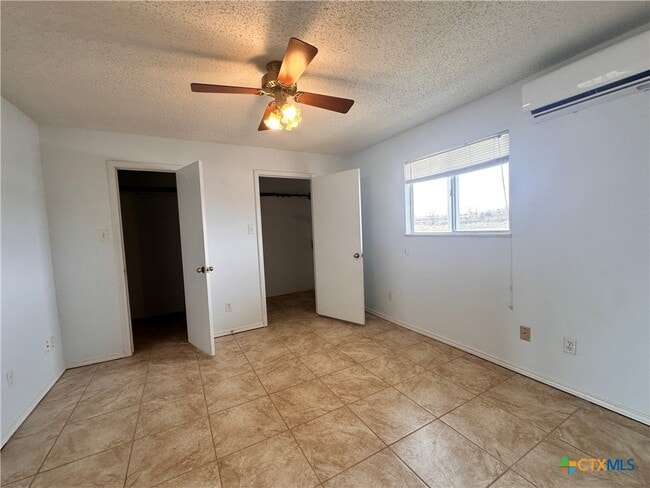 Building Photo - 158 Stockmen Ln