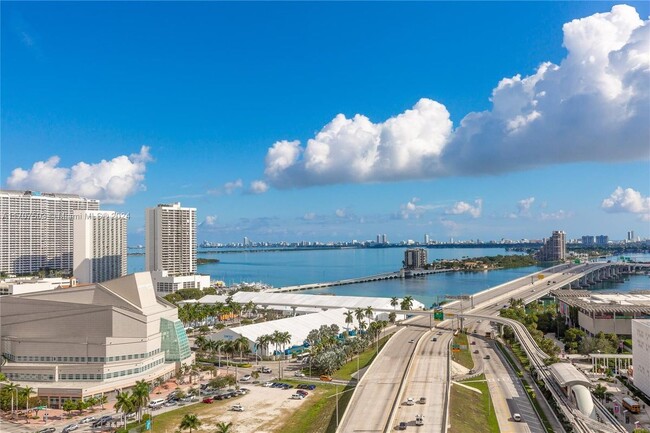 Building Photo - 1100 Biscayne Blvd
