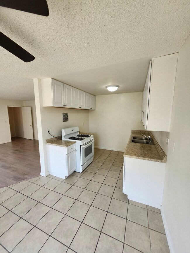 Building Photo - 438 Silverwood Ave