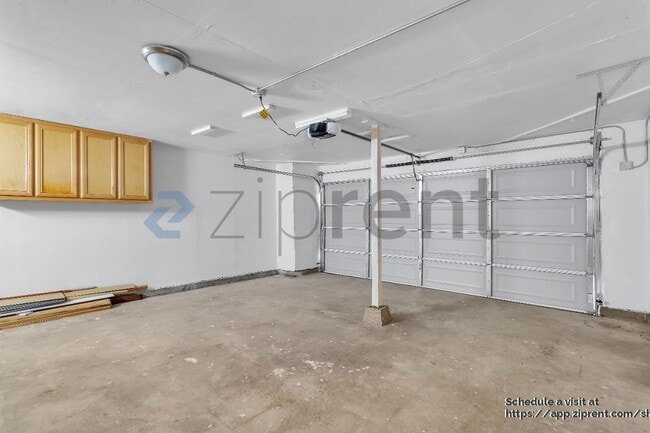 Building Photo - 2412 Sequoia Dr