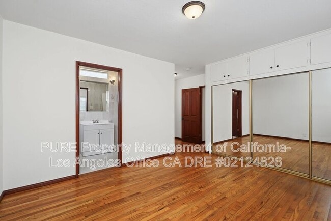 Building Photo - 4619 W 133rd St