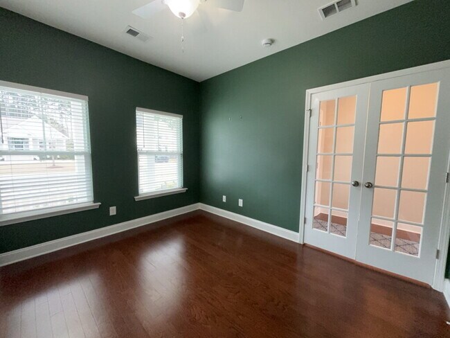 Building Photo - 292 Calm Water Way