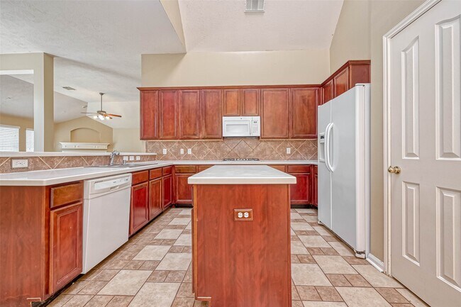 Building Photo - 18039 Parkwille Ln