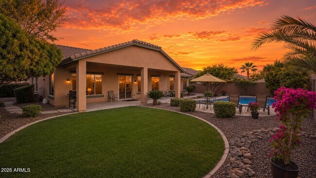 Building Photo - 4424 E Palmdale Ln