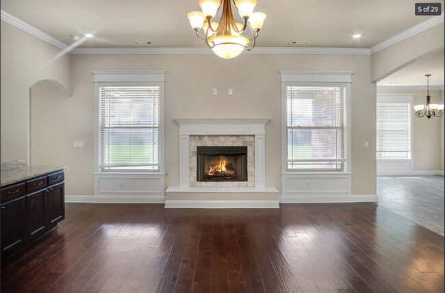 Building Photo - Beautiful 4 Bedroom 3 Full Bathroom DREAM ...