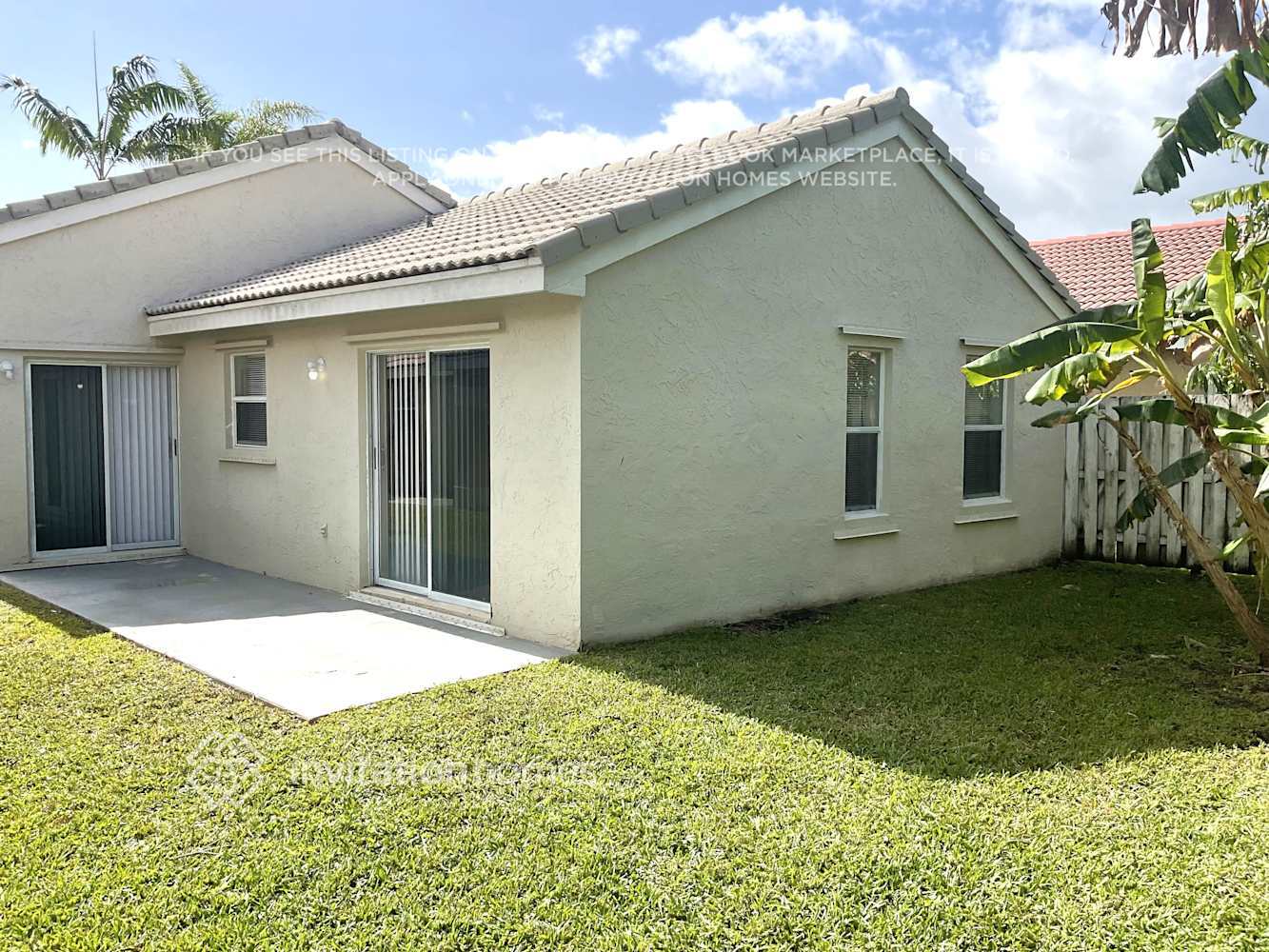 Building Photo - 1928 SW 177th Ave