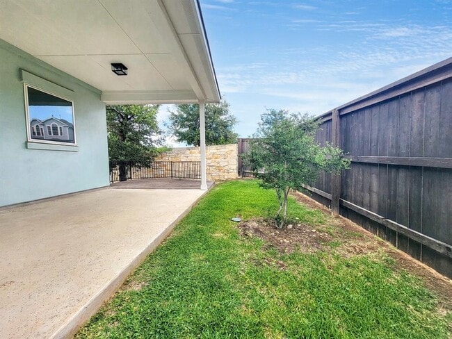 Building Photo - 601 C-Bar Ranch Trl