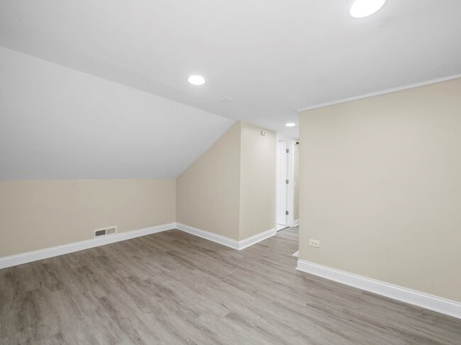 Building Photo - 811 S 7th Ave