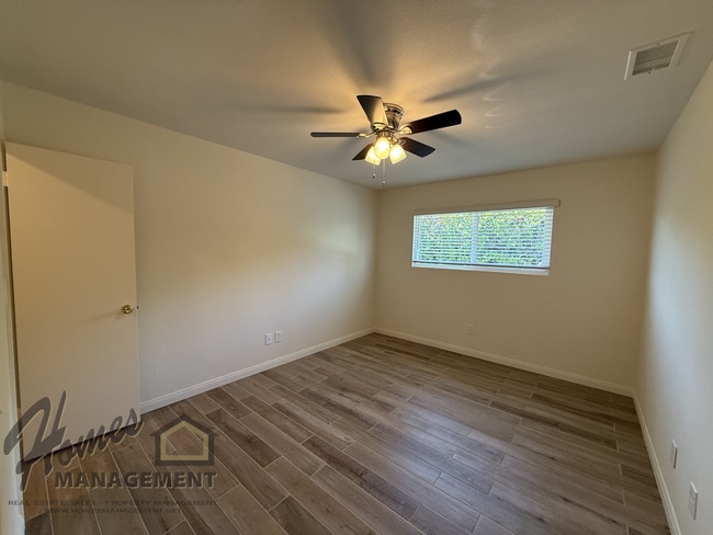 Building Photo - 787-789 N Alda Dr