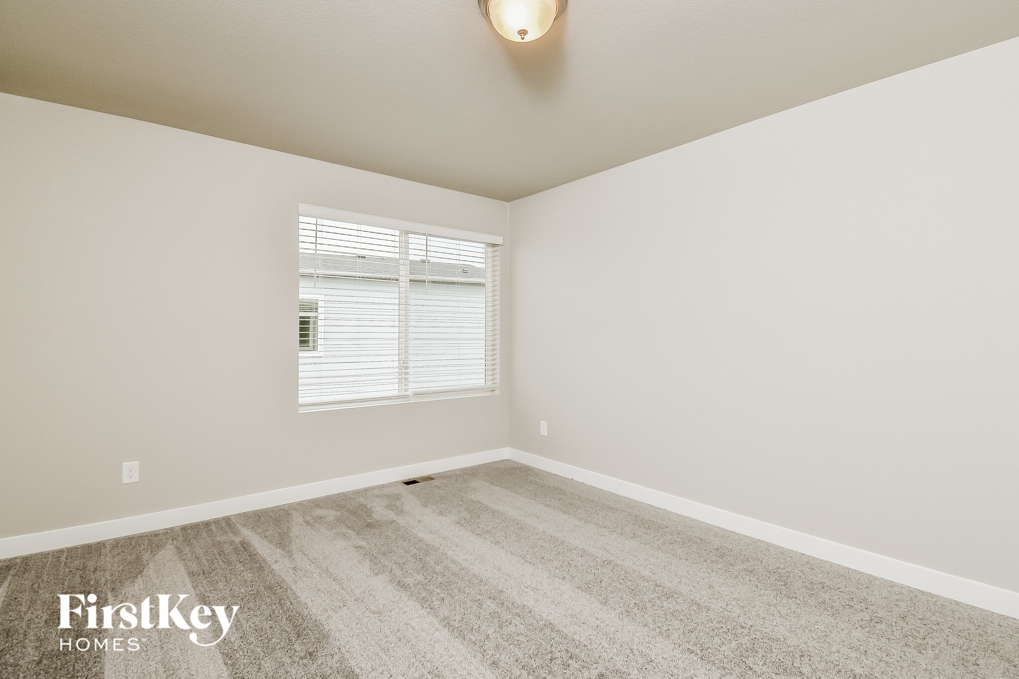 Building Photo - 11131 Murrelet Dr