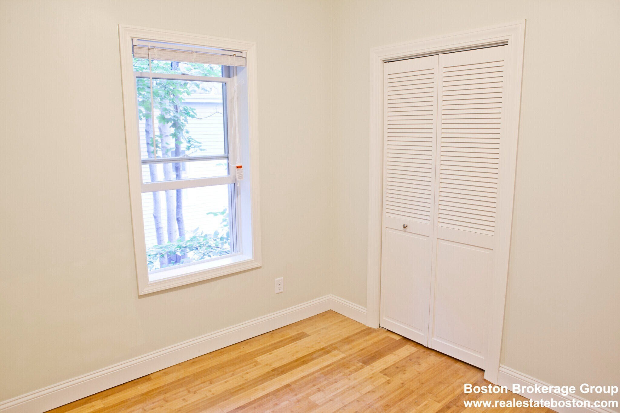 Building Photo - 35 Forbes St