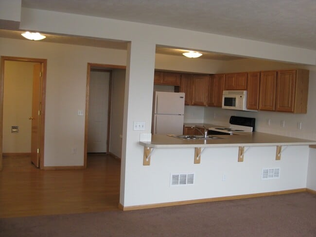 Building Photo - 7200-7204 Dorchester