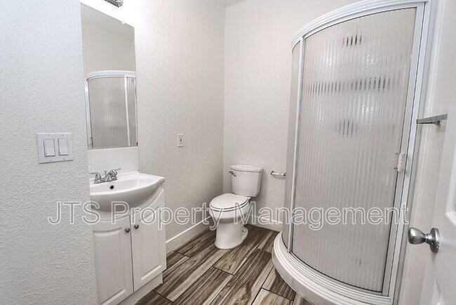 Building Photo - 1119-200 24th St