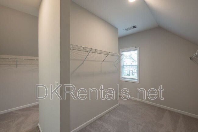 Building Photo - 508 Blackberry Ln