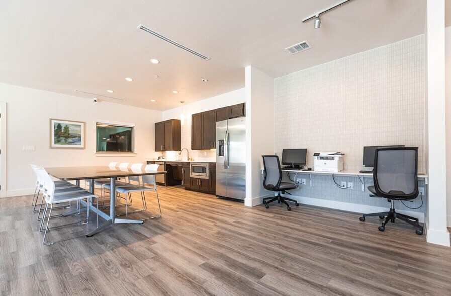 Building Photo - Cambrian