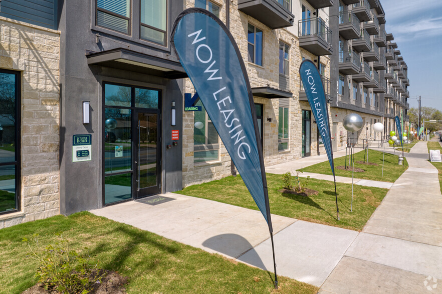 Leasing Office Entrance - Bridge at Turtle Creek