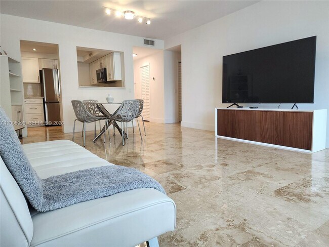 Building Photo - 3505 S Ocean Dr