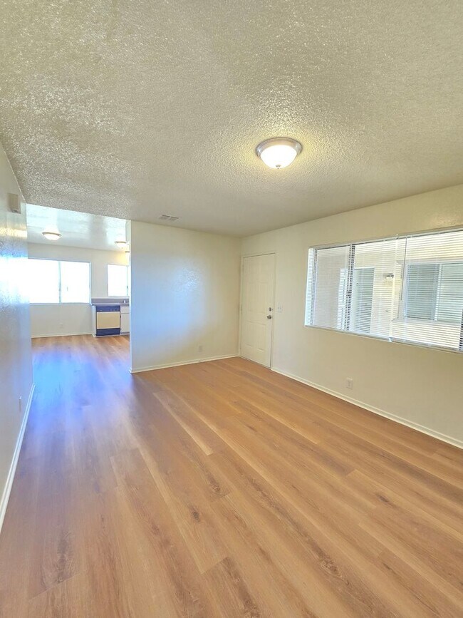 Building Photo - 6611 California City Blvd